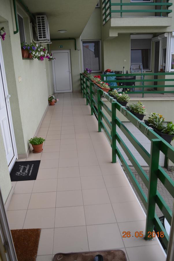 Berettyo Central Apartment Berettyóújfalu Екстериор снимка